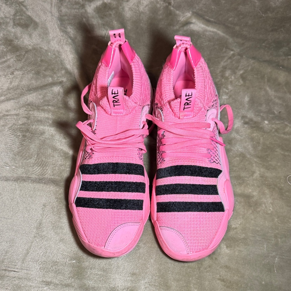 Mens Trae Young Basketball shoes